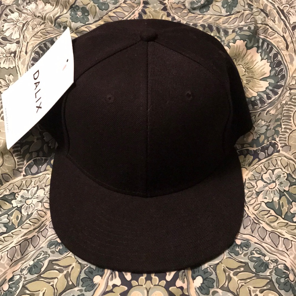 Adjustable, Black, Straight-brimmed hat